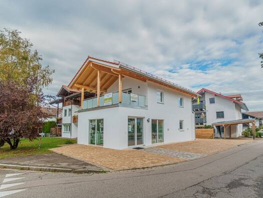 Wohnung zur Miete - Erstbezug 1.600 € 2,5 Zimmer 99,5 m² 2. Geschoss Bad Endorf Bad Endorf 83093