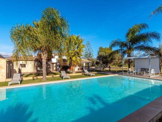 Landhaus zur Miete 3.900 € 6 Zimmer 240 m² 11.000 m² Grundstück Inca 07300
