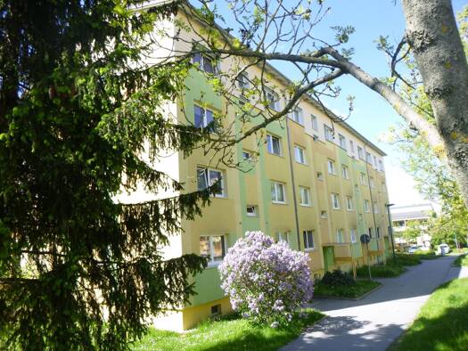 Wohnung zur Miete 370 € 2 Zimmer 63,5 m² 3 Geschosse frei ab sofort Stollberg Stollberg/Erzgebirge 09366