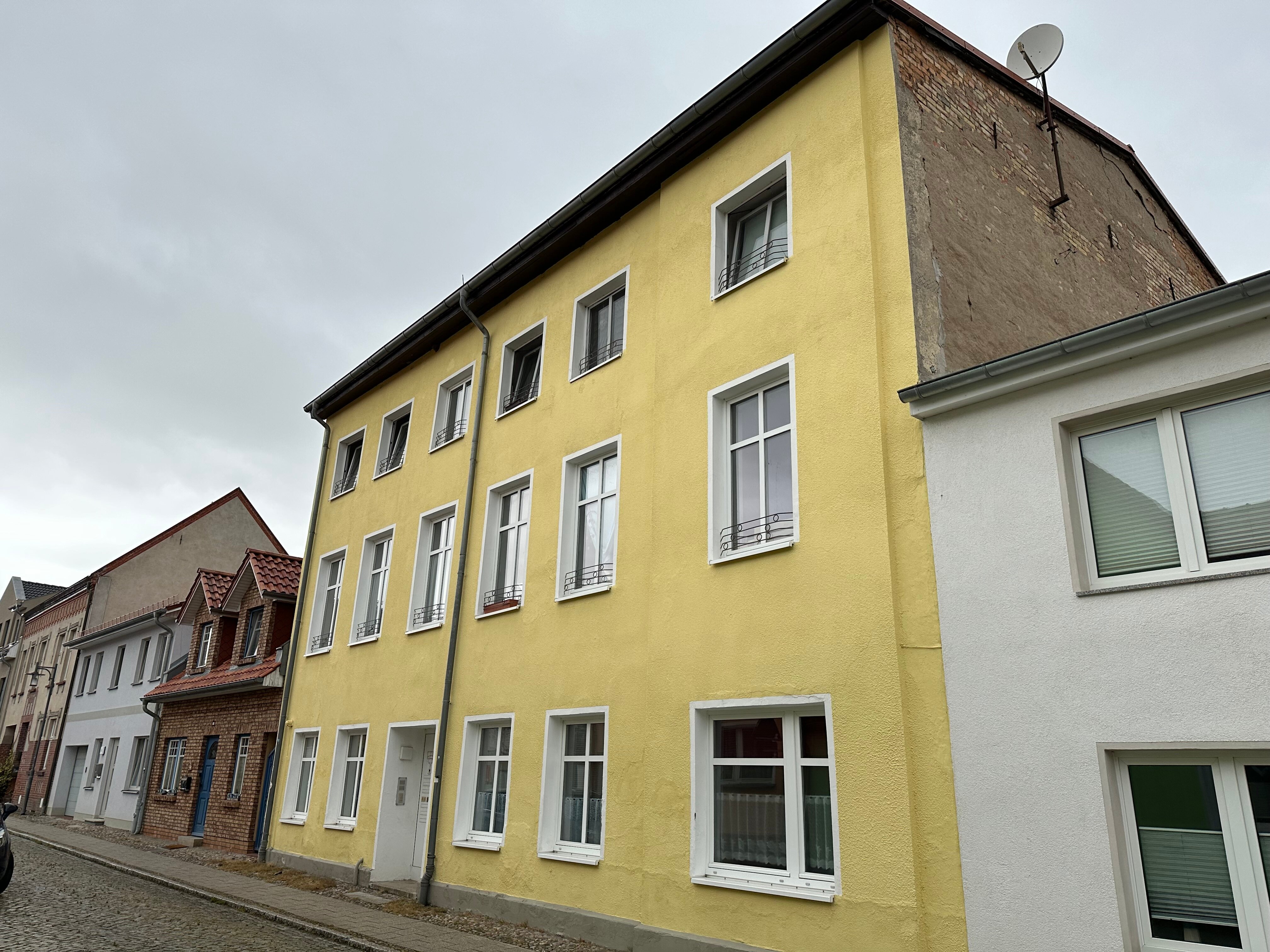 Haus zum Kauf als Kapitalanlage geeignet 350.000 € 15 Zimmer 421 m²<br/>Wohnfläche Grimmen Grimmen 18507