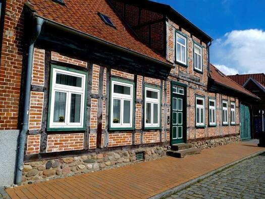 Wohnung zur Miete 400 € 2 Zimmer 56 m² frei ab sofort Hagenow 19230