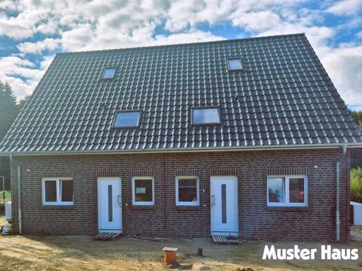 Doppelhaushälfte zum Kauf - Erstbezug provisionsfrei 399.900 € 4 Zimmer 100 m² 300 m² Grundstück frei ab 01.12.2026 Brüggemannstraße 44 Schwarzenbek 21493