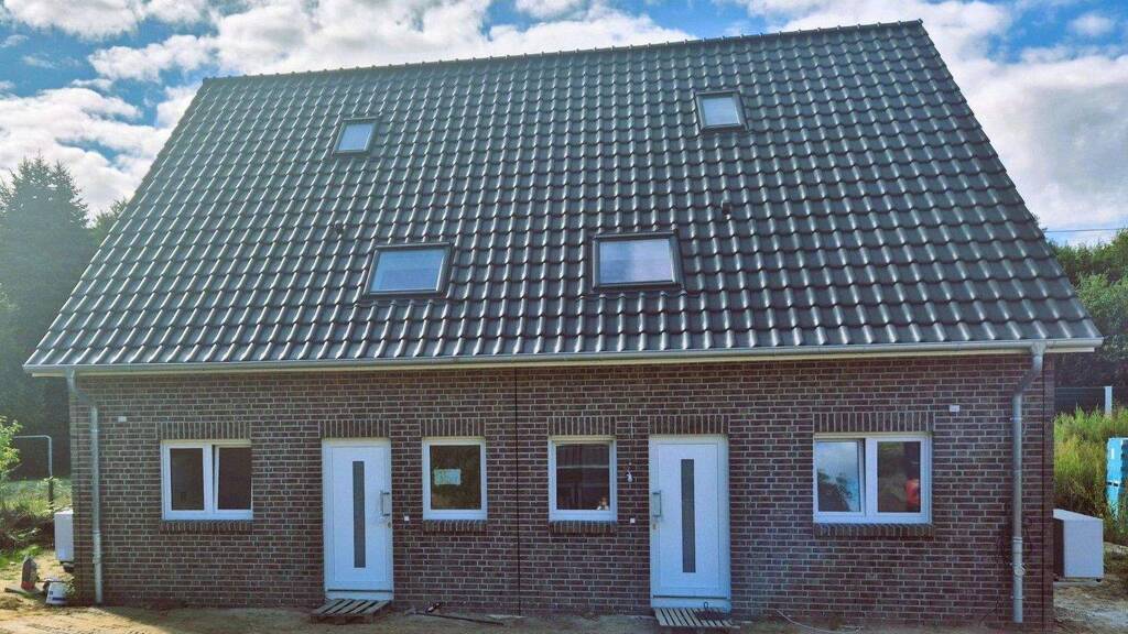 Doppelhaushälfte zum Kauf - Erstbezug provisionsfrei 399.900 € 4 Zimmer 100 m² 300 m² Grundstück frei ab 01.12.2026 Brüggemannstraße 44 Schwarzenbek 21493