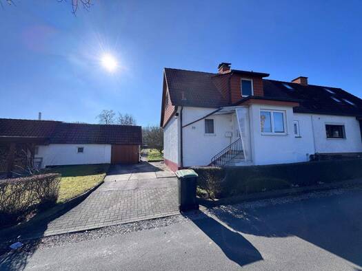 Doppelhaushälfte zum Kauf 155.000 € 3,5 Zimmer 95 m² 744 m² Grundstück frei ab sofort Siedlerstraße (Witzenhausen) 35 Witzenhausen 37213