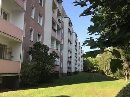 Wohnung zur Miete 320 € 2 Zimmer 39,7 m² 3. Geschoss frei ab 01.11.2026 Guerickestraße 13 Leuben Ortsamtsbereich Leuben 01257