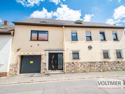 Mehrfamilienhaus zum Kauf 250.000 € 5,5 Zimmer 232 m² 581 m² Grundstück frei ab 01.08.2027 Heiligenwald Schiffweiler 66578