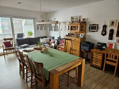 Wohnung zur Miete 820 € 3 Zimmer 89 m² Dachgeschoss, 2. Geschoss frei ab 01.08.2025 Buch Buch 89290