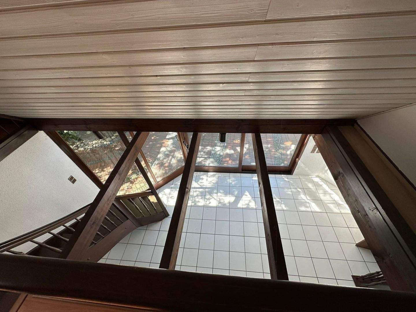 Immobilie in Aarbergen - Platz ohne Ende !!! echtes Unikat !!!!  in 65326 Aarbergen villenähnliche Wohnhaus  - Bild 4