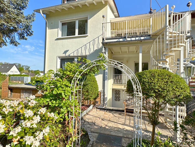 Mehrfamilienhaus zum Kauf 415.000 € 8 Zimmer 217 m² 935 m² Grundstück Schulstraße 69 a Schwalbach Schwalbach 66773