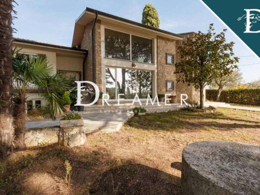 Villa zum Kauf 1.842.675 € 3 Zimmer 500 m² Pistoia 51016