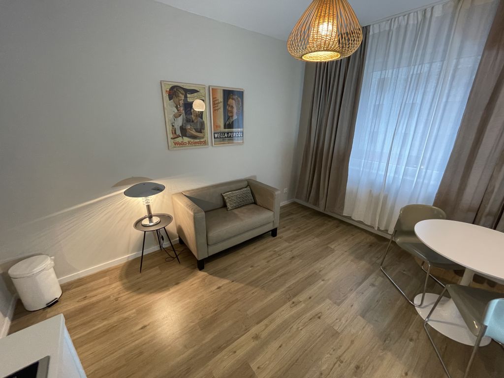 Wohnung zur Miete Wohnen auf Zeit 1.498 € 2 Zimmer 35 m²<br/>Wohnfläche 10.01.2025<br/>Verfügbarkeit Moltkestraße Pempelfort Düsseldorf 40479