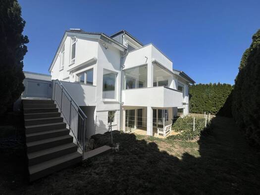 Einfamilienhaus zur Miete 3.990 € 10 Zimmer 315 m² 589 m² Grundstück Nebringen Gäufelden 71126