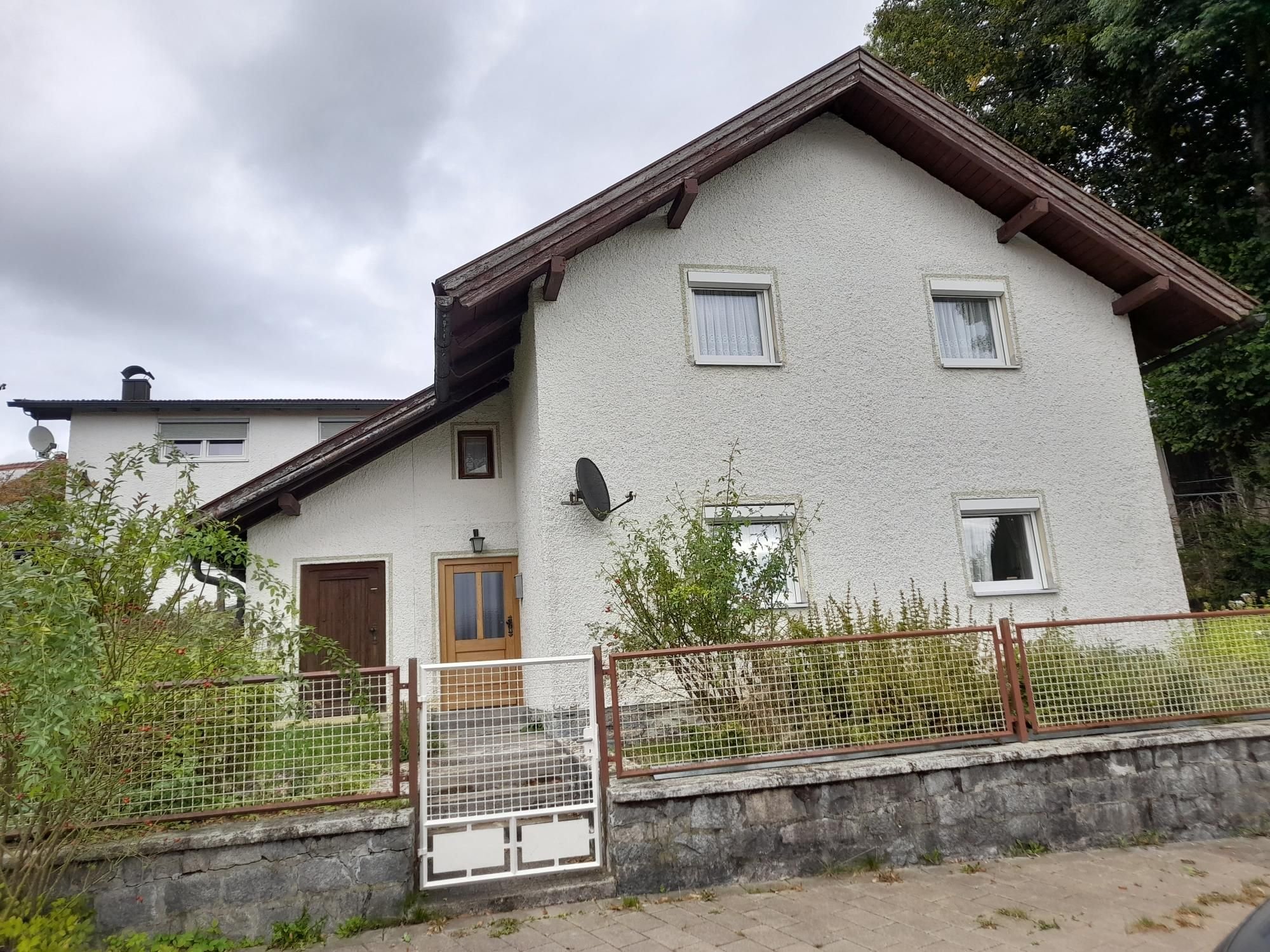 Einfamilienhaus zum Kauf 240.000 € 5 Zimmer 120 m²<br/>Wohnfläche 820 m²<br/>Grundstück ab sofort<br/>Verfügbarkeit Daxsteinweg 8 Klingenbrunn Spiegelau 94518