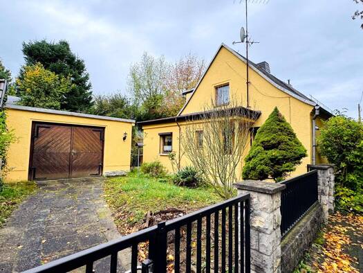 Doppelhaushälfte zum Kauf 110.900 € 5 Zimmer 90 m² 1.000 m² Grundstück frei ab sofort Weißenfels 06667