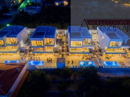 Haus zum Kauf 3.270.000 € 24 Zimmer 1.050 m² Makarska