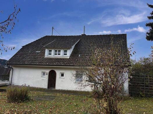 Einfamilienhaus zum Kauf 95.000 € 7 Zimmer 140 m² 442 m² Grundstück Tieringen Meßstetten 72469