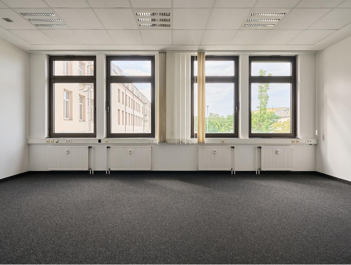 Bürofläche zur Miete 383 € 22,9 m²<br/>Bürofläche ab 22,9 m²<br/>Teilbarkeit Katzwanger Straße 150 Gibitzenhof Nürnberg 90461