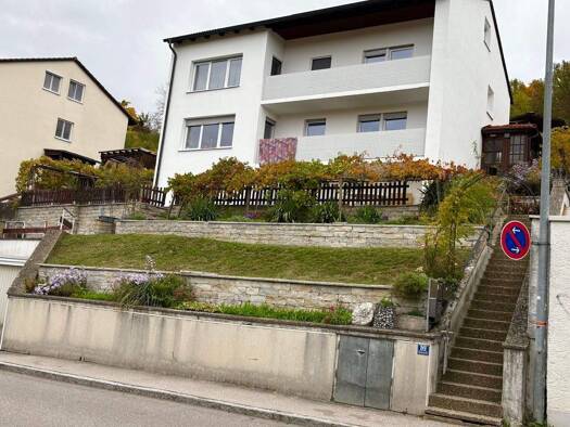 Mehrfamilienhaus zum Kauf 595.000 € 8 Zimmer 210 m² 861 m² Grundstück Kipfenberger Straße 16 Eichstätt 85072