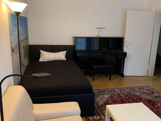 WG-Zimmer zur Miete Wohnen auf Zeit 630 € 19 m² frei ab 31.08.2026 Brahmsweg 0 Botnang Stuttgart Botnang 70195