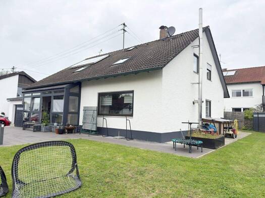 Immobilie zur Miete 1.800 € 8 Zimmer 200 m² 750 m² Grundstück frei ab 15.12.2025 Kruckenbergstraße 24 Leinheim Günzburg 89312