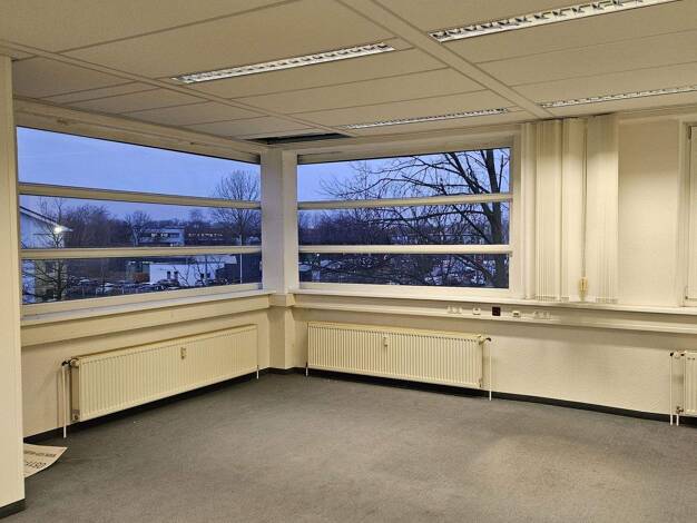 Bürofläche zur Miete 8 € 648 m² Bürofläche teilbar ab 245 m² Lahe Hannover 30659