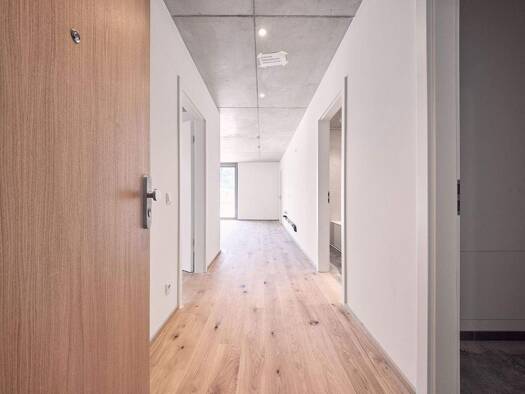 Wohnung zur Miete - Erstbezug 1.560 € 3 Zimmer 82,2 m² EG frei ab 01.06.2026 West Rosenheim 83024