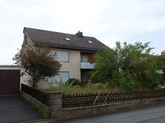 Mehrfamilienhaus zum Kauf provisionsfrei 54.000 € 6 Zimmer 177,8 m² 888 m² Grundstück Tannenrain 5 Straßdorf Schwarzenbach 95131