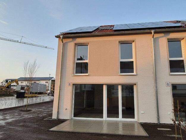 Reihenendhaus zum Kauf - Erstbezug provisionsfrei 920.000 € 5 Zimmer 136 m² 269 m² Grundstück Oberbrunnenstraße 2 Renningen 71272