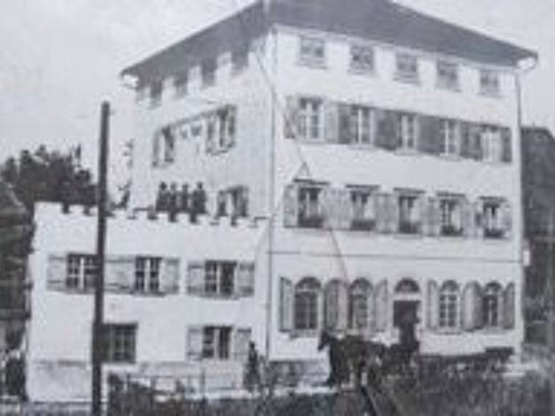 Haus zum Kauf 630.000 € 21 Zimmer 630 m² 465 m² Grundstück Dorfstraße 1 Leustetten Frickingen 88699