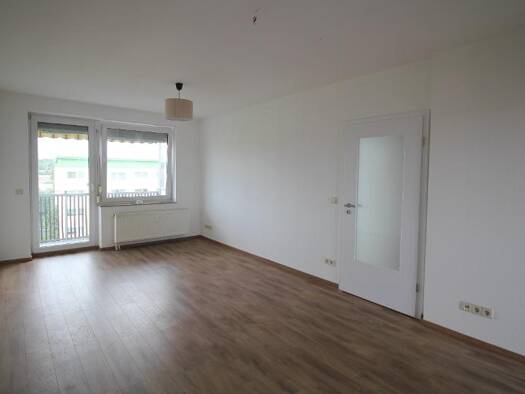 Wohnung zur Miete 330 € 2 Zimmer 60 m² 5. Geschoss Am Eulengrund 57 Zeitz 06712