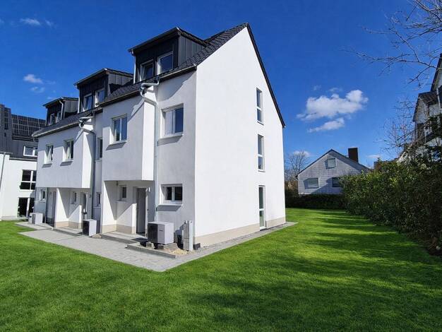 Reihenmittelhaus zur Miete - Erstbezug 1.690 € 4,5 Zimmer 140 m² 100 m² Grundstück Veckerhagener Straße 4 Ihringshausen Fuldatal 34233