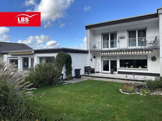 Reihenendhaus zum Kauf 275.000 € 9 Zimmer 184 m² 493 m² Grundstück Hiddesen Detmold 32760