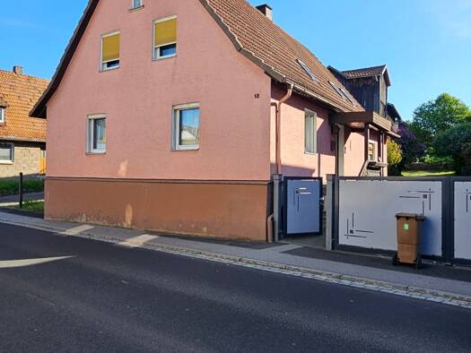 Bauernhaus zum Kauf 217.000 € 135 m² 774 m² Grundstück Hauptstraße 18 Großenbrach Bad 97708