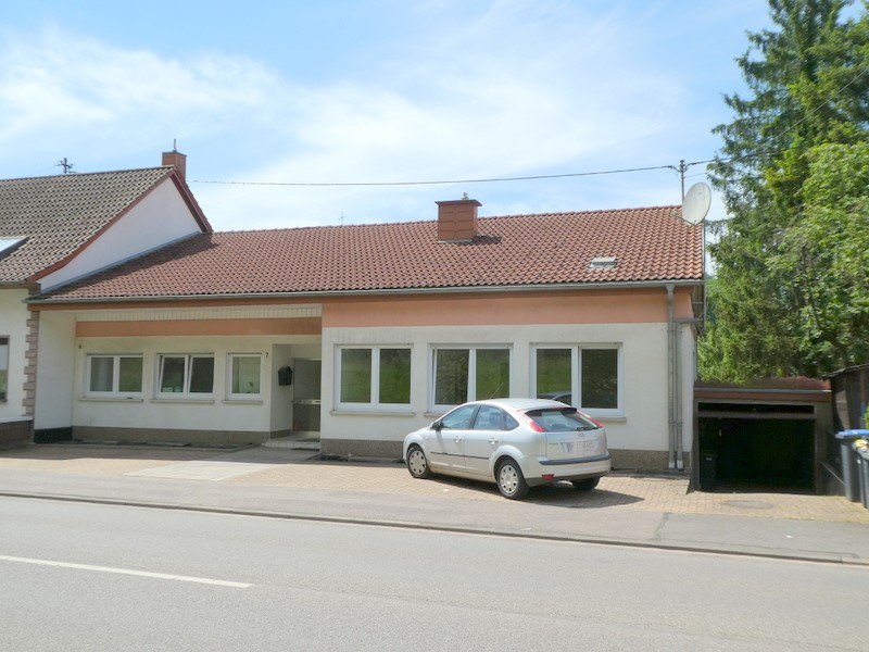 Mehrfamilienhaus zum Kauf 265.000 € 10 Zimmer 215 m²<br/>Wohnfläche 1.048 m²<br/>Grundstück Brotdorf Merzig 66663