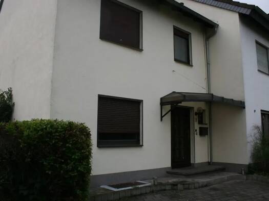 Reihenhaus zum Kauf provisionsfrei 489.000 € 5 Zimmer 147 m² 358 m² Grundstück frei ab sofort Heegwaldstraße 2 Kelsterbach 65451