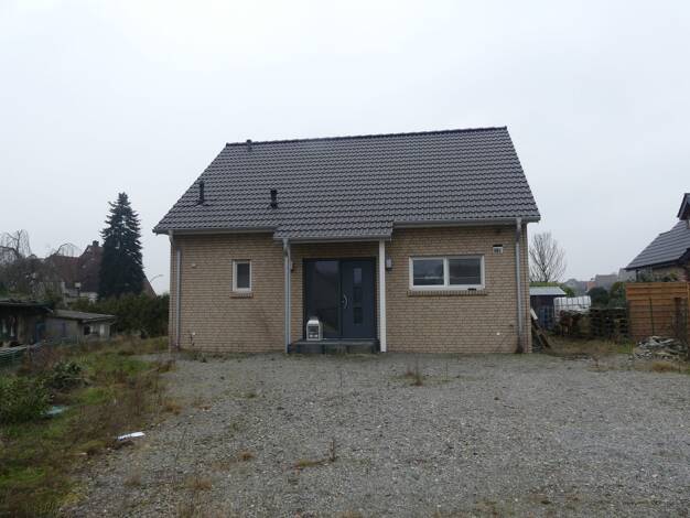 Einfamilienhaus zum Kauf provisionsfrei 236.000 € 5 Zimmer 111 m² 879 m² Grundstück Oberbauerschaft Hüllhorst 32609