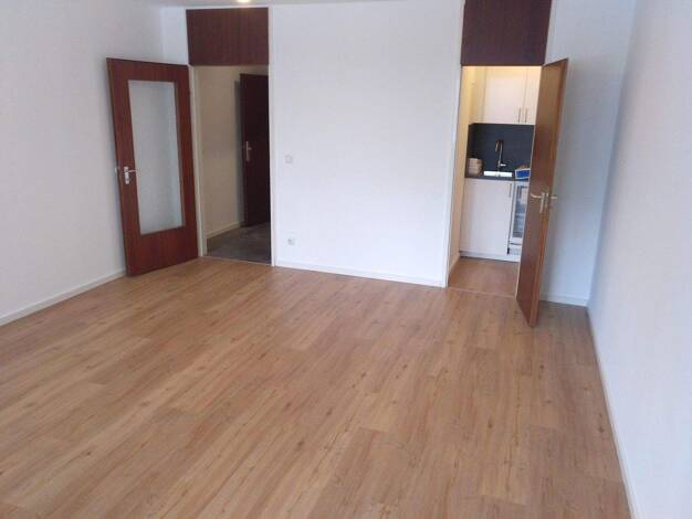 Studio zur Miete 490 € 1 Zimmer 33 m² 1. Geschoss frei ab 01.04.2026 Geschwister-Scholl-Straße 1 Bruck Erlangen 91058