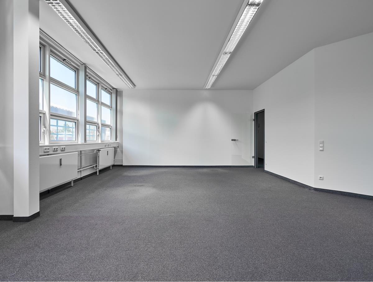 Bürofläche zur Miete 6,50 € 483,6 m²<br/>Bürofläche Bretonischer Ring 4-6a Neukeferloh Grasbrunn 85630