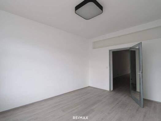 Büro zur Miete 648 € 2 Zimmer Lind Villach 9500