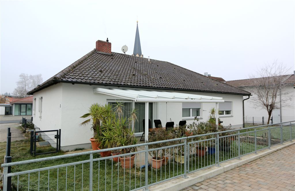 Haus zum Kauf 449.000 € 5 Zimmer 175 m²<br/>Wohnfläche 920 m²<br/>Grundstück Hüttenkofen Mengkofen 84152