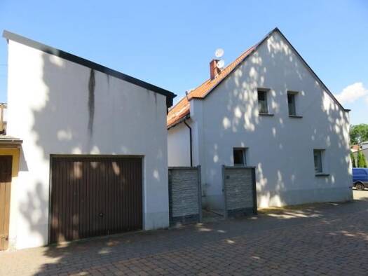 Mehrfamilienhaus zum Kauf als Kapitalanlage geeignet 185.000 € 7 Zimmer 135 m² 335 m² Grundstück Hecklingen Hecklingen 39444