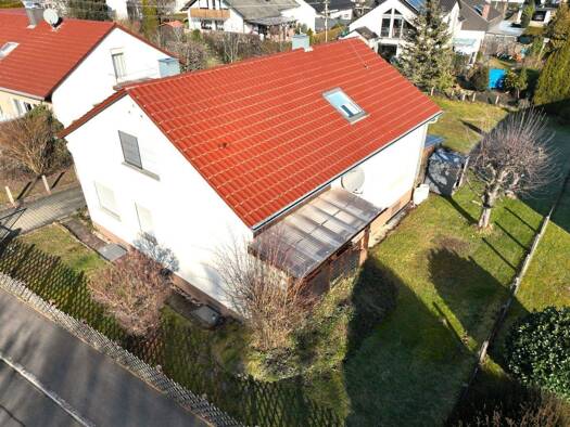 Einfamilienhaus zum Kauf 393.900 € 6 Zimmer 133 m² 700 m² Grundstück Breslauer Straße 4 Bezgenriet Göppingen 73035