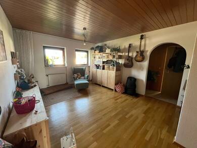 Wohnung zur Miete 1.200 € 4,5 Zimmer 117 m² 2. Geschoss frei ab 01.10.2025 Ergoldinger Straße 11 Industriegebiet Landshut 84030