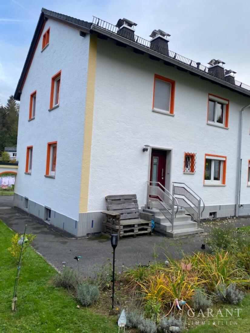 Doppelhaushälfte zum Kauf 230.000 € 5 Zimmer 104 m²<br/>Wohnfläche 838 m²<br/>Grundstück Silberstein Geroldsgrün 95179