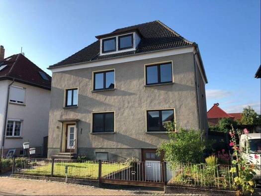 Mehrfamilienhaus zum Kauf 180.000 € 9 Zimmer 200 m² 833 m² Grundstück Malchin 17139