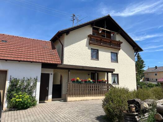 Einfamilienhaus zum Kauf provisionsfrei 540.000 € 8 Zimmer 250 m² 890 m² Grundstück Unterharter Straße 12 Schwaighausen Holzgünz 87752