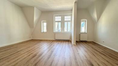 Wohnung zur Miete 710 € 4 Zimmer 129 m² Dachgeschoss, 3. Geschoss Schönlebestraße 42 Silberhofviertel Freiberg 09599