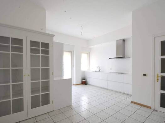 Studio zur Miete 2.300 € 5 Zimmer 231 m² 4. Geschoss Bozen 39100