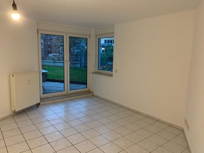 Studio zur Miete 420 € 1 Zimmer 30 m²<br/>Wohnfläche EG<br/>Geschoss ab sofort<br/>Verfügbarkeit Uhlandstraße Nürnberg 90408