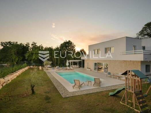 Haus zum Kauf 830.000 € 3 Zimmer 160 m² Zminj Zminj